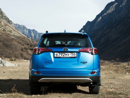 2019 Toyota RAV4 IV (XA40) Рестайлинг, коричневый, 2490000 рублей - вид 3