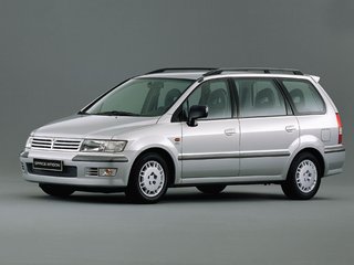 1999 Mitsubishi Space Wagon III, красный, 520000 рублей, вид 1
