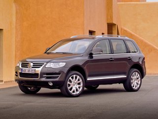 2008 Volkswagen Touareg I Рестайлинг, чёрный, 890000 рублей, вид 1