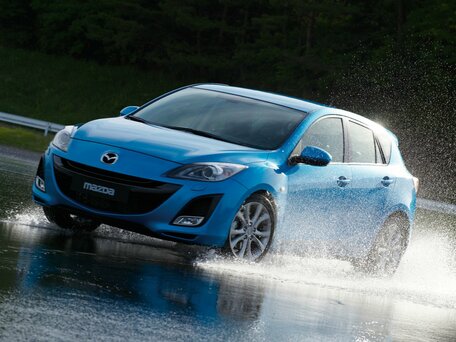 2010 Mazda 3 II (BL), серебристый