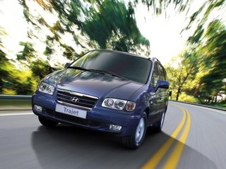 2006 Hyundai Trajet I Рестайлинг, серебристый, 680000 рублей, вид 1