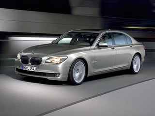 2011 BMW 7 серии Long 750Li V (F01/F02/F04), белый, 2700000 рублей, вид 1