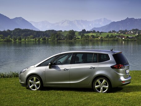 2014 Opel Zafira C, коричневый - вид 1