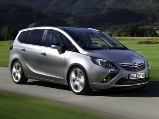 2015 Opel Zafira C, серебристый, 1250000 рублей, вид 1