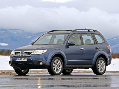 2011 Subaru Forester III Рестайлинг, серебристый, 1100000 рублей
