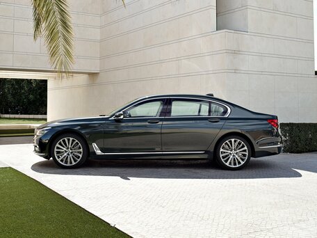 2017 BMW 7 серии Long 725Ld VI (G11/G12), чёрный, 3974000 рублей - вид 1