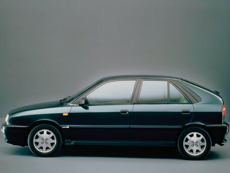 1999 Lancia Delta II (836), жёлтый - вид 2