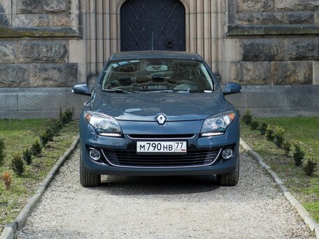 2012 Renault Megane III Рестайлинг, белый, 725000 рублей - вид 2