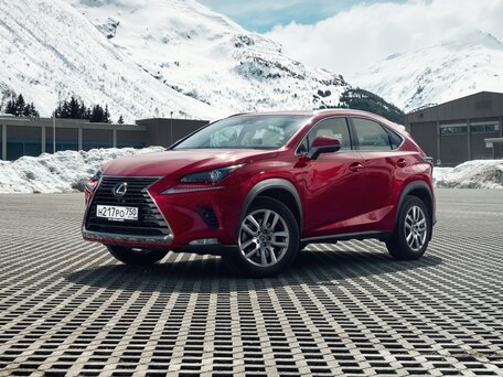 2017 Lexus NX 200 I Рестайлинг, белый, 3500000 рублей