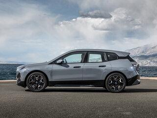 2023 BMW iX xDrive40 I (I20), белый, 9290000 рублей, вид 2