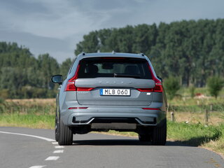 2025 Volvo XC60 II Рестайлинг, белый, 6305000 рублей, вид 4