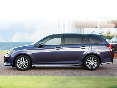 2013 Toyota Corolla Fielder XI (E160, E170, E180), серый, 1270000 рублей - вид 1