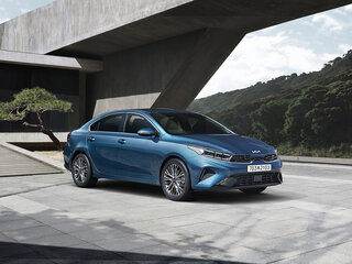2022 Kia K3 II Рестайлинг, белый, 1990000 рублей, вид 1