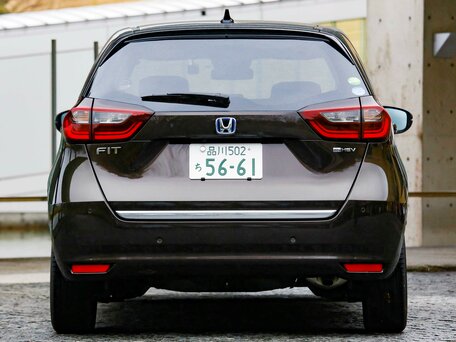 2020 Honda Fit IV, коричневый, 1430000 рублей - вид 3