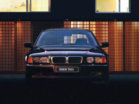 1997 BMW 7 серии 728i III (E38), чёрный - вид 2