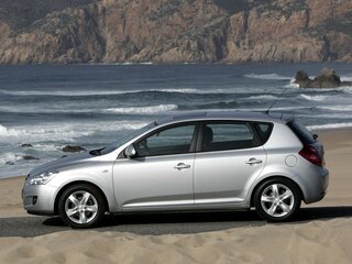 2009 Kia Ceed I, серебристый, 570000 рублей, вид 2