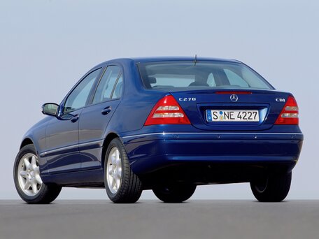 2001 Mercedes-Benz C-Класс 240 II (W203), серебристый, 650000 рублей - вид 3