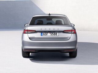 2025 Skoda Superb IV, серый, 5940000 рублей, вид 4