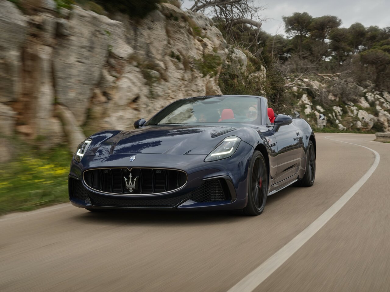 Maserati GranCabrio Основной вид