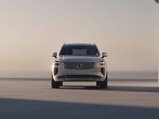 2026 Volvo XC90 B5 II Рестайлинг 2, белый, 12420000 рублей, вид 3
