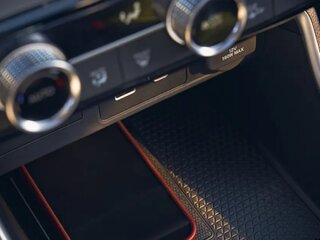 Беспроводная зарядка для смартфона