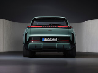 2026 Porsche Cayenne Electric IV, зелёный, 24500000 рублей, вид 3