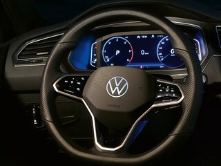Цифровая приборная панель Active Info Display