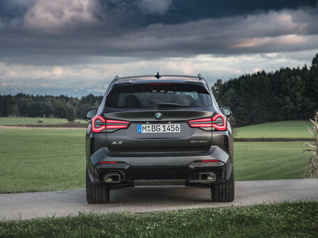 2023 BMW X3 18d III (G01) Рестайлинг, чёрный, 5300000 рублей - вид 3