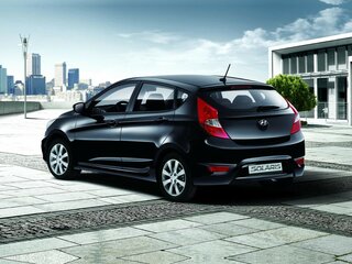 2013 Hyundai Solaris I, серебристый, 690000 рублей, вид 4