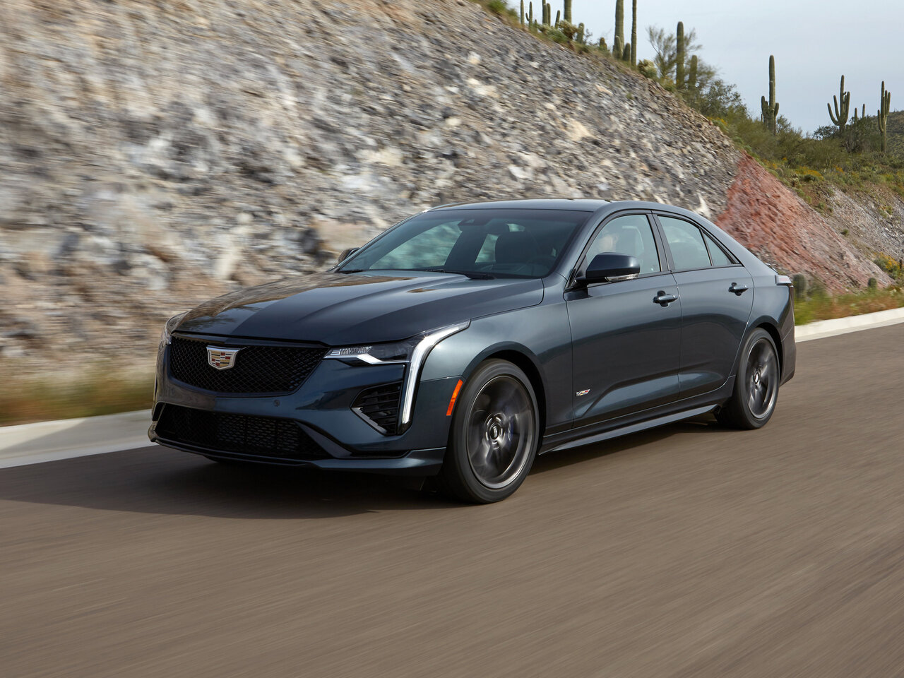 Cadillac CT4-V Основной вид
