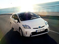 2012 Toyota Prius III Рестайлинг (XW30), белый, 1400000 рублей - вид 2
