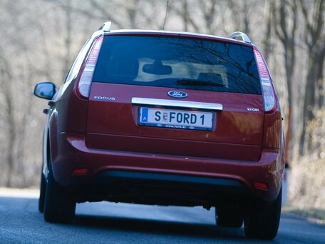 2008 Ford Focus II Рестайлинг, чёрный - вид 3