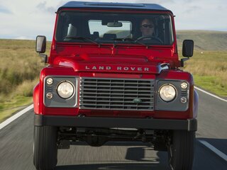 2013 Land Rover Defender 110 I Рестайлинг, зелёный, 7000000 рублей, вид 3