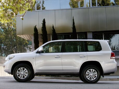2011 Toyota Land Cruiser 200 Series, чёрный, 3600000 рублей - вид 1