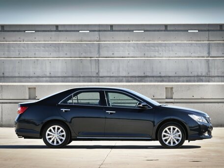 2013 Toyota Camry VII (XV50), серый, 2200000 рублей - вид 1