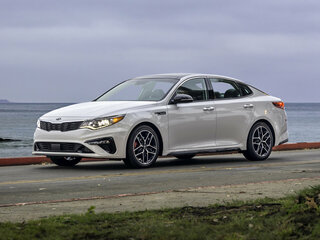 2019 Kia Optima IV Рестайлинг, красный, 2500000 рублей, вид 1