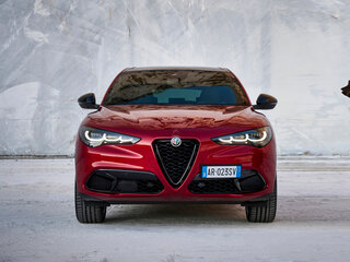 2025 Alfa Romeo Stelvio I Рестайлинг 2, чёрный, 8390000 рублей, вид 3