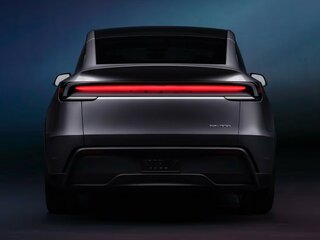 2025 Tesla Model Y Long Range I Рестайлинг, белый, 8000000 рублей, вид 3