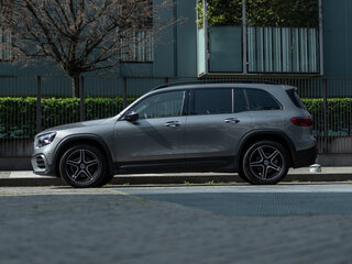 2025 Mercedes-Benz GLB 220 I (X247) Рестайлинг, чёрный, 6290000 рублей, вид 2