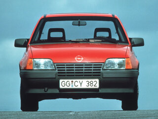 1986 Opel Kadett E, белый, 100000 рублей, вид 4