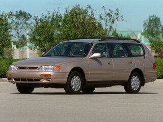 1993 Toyota Camry III (XV10), белый, 430000 рублей, вид 1