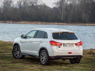 2018 Mitsubishi ASX I Рестайлинг 2, белый, 1550000 рублей, вид 4