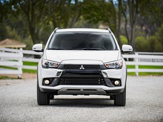 2018 Mitsubishi ASX I Рестайлинг 2, белый, 1550000 рублей, вид 3