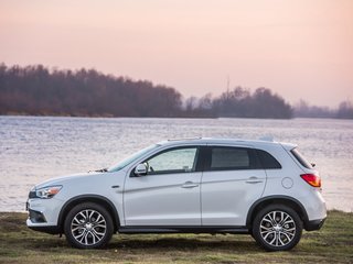 2018 Mitsubishi ASX I Рестайлинг 2, белый, 1550000 рублей, вид 2
