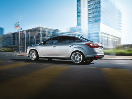2013 Ford Focus III, серебристый, 910000 рублей - вид 3