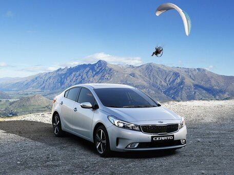 2017 Kia Cerato III Рестайлинг (Classic), белый, 820000 рублей - вид 2