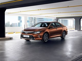 2018 Toyota Camry VII (XV50) Рестайлинг 2, белый, 3500000 рублей, вид 1