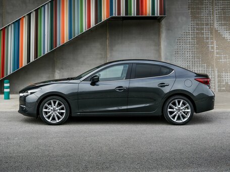 2017 Mazda 3 III (BM) Рестайлинг, красный, 2000000 рублей - вид 1