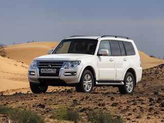 2015 Mitsubishi Pajero IV Рестайлинг 2, серый, 2850000 рублей, вид 1