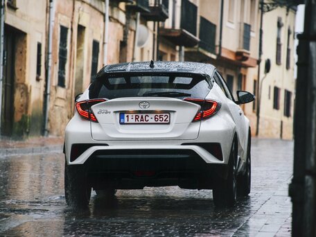 2018 Toyota C-HR I, чёрный, 2400000 рублей - вид 3
